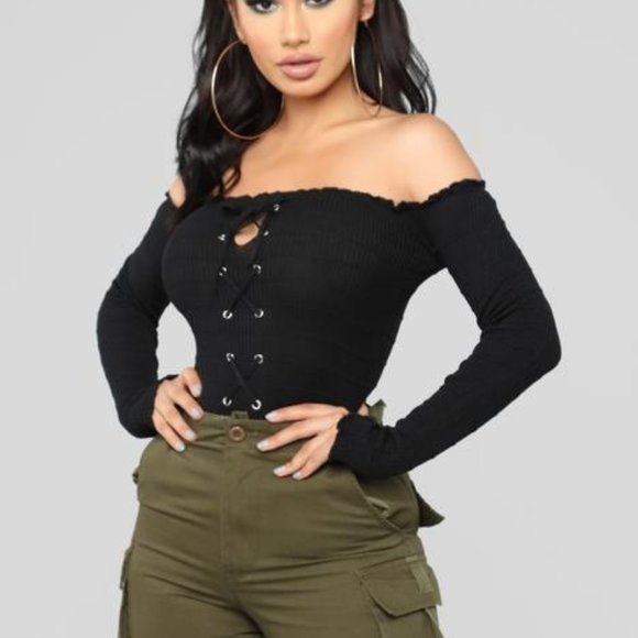 Black Off shoulder - Picture 1 of 2